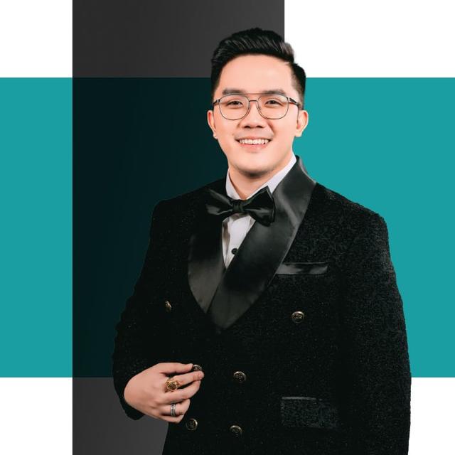 Financial advisor on call